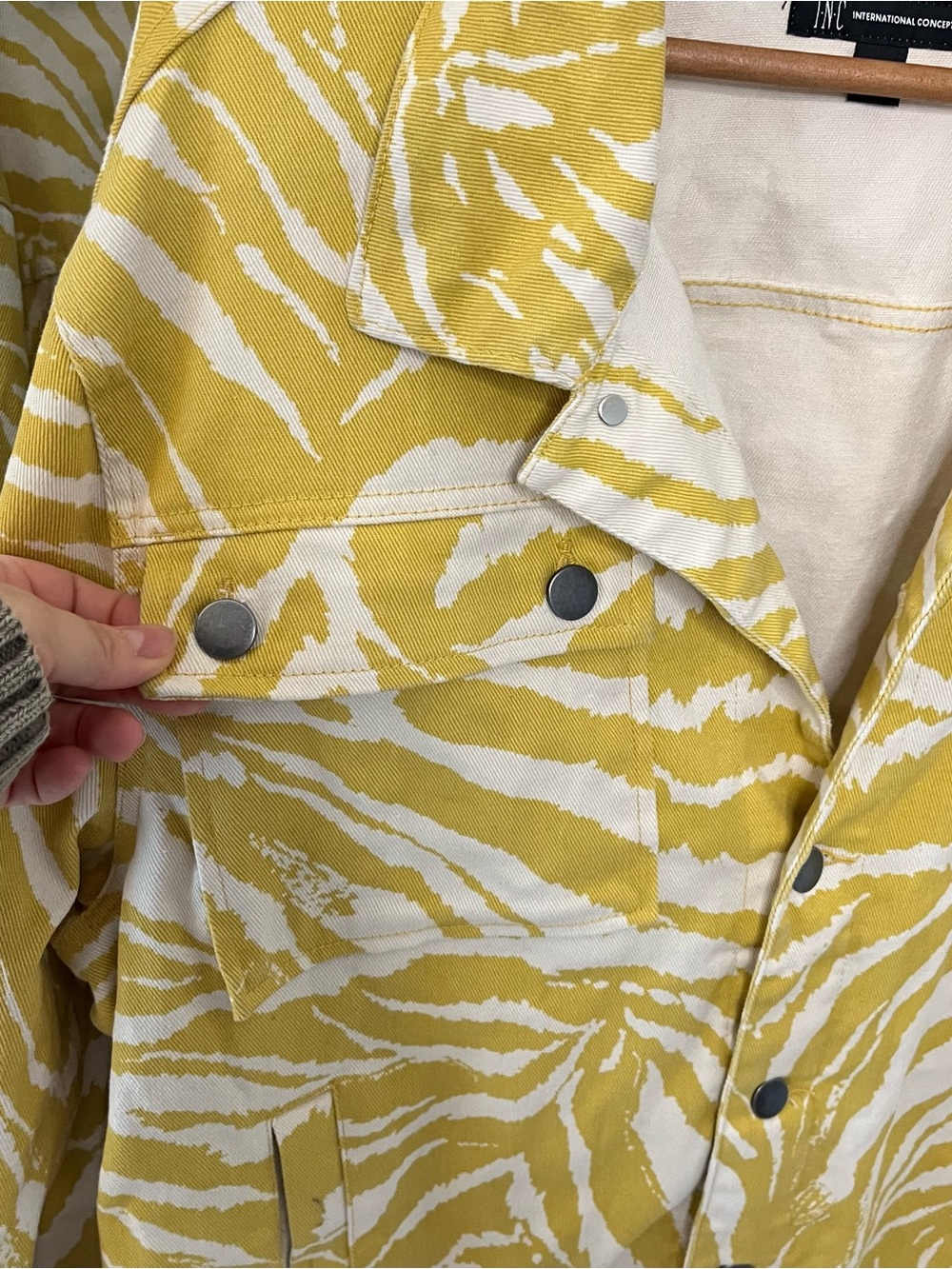 💛 INC Mustard Zebra Print Denim Jacket Sz XL - Picture 4 of 6